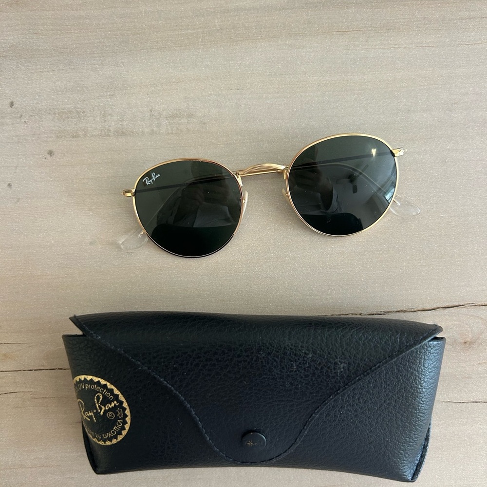 Ray-Ban Elegant Gold Frame Sunglasses